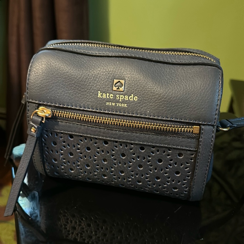 Kate Spade New York Perri Lane Looloo Grey Leather Crossbody